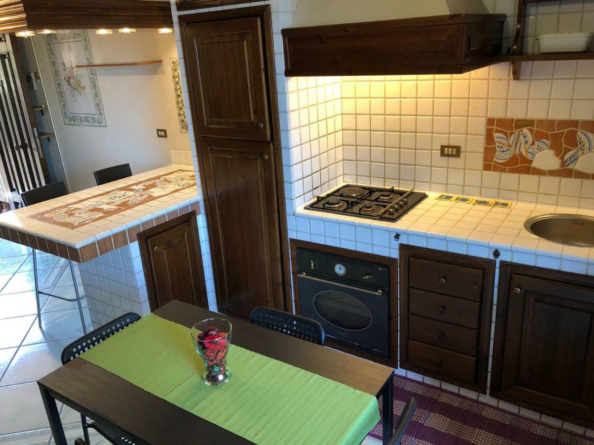 Adele'S Apartment - Mulinia Residence Ачиреале Екстер'єр фото